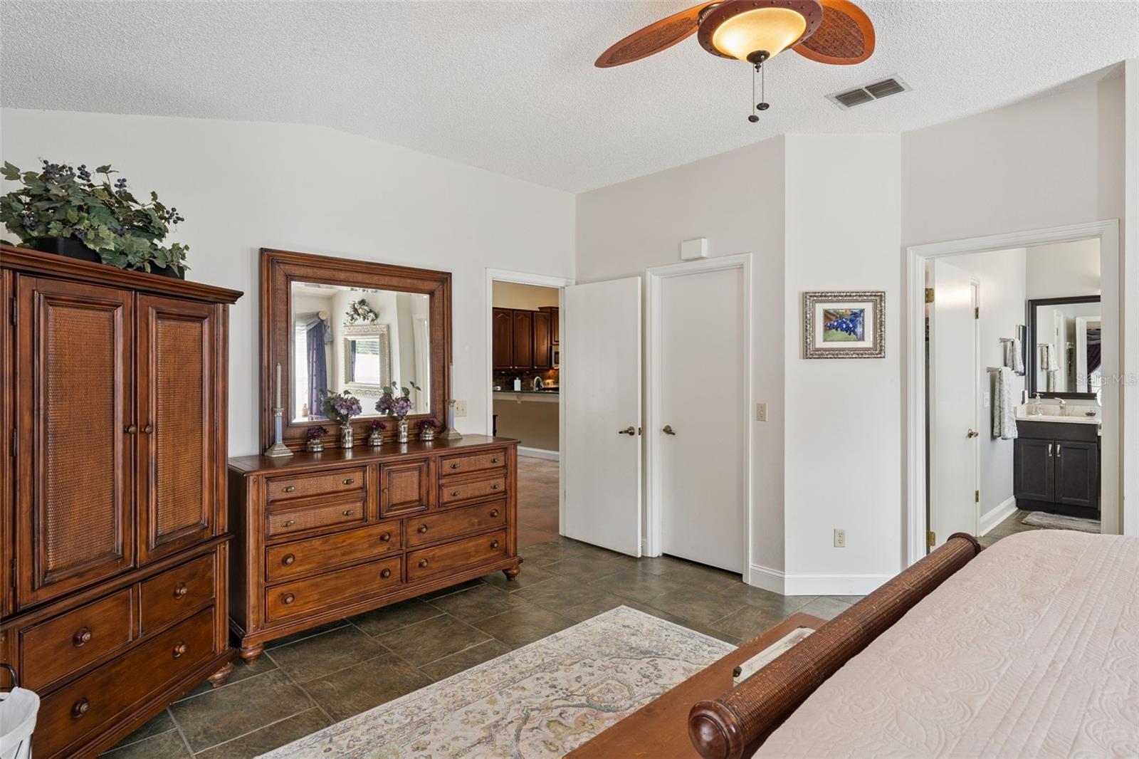 Image 16 of 35 For 1624 Thornhill Circle