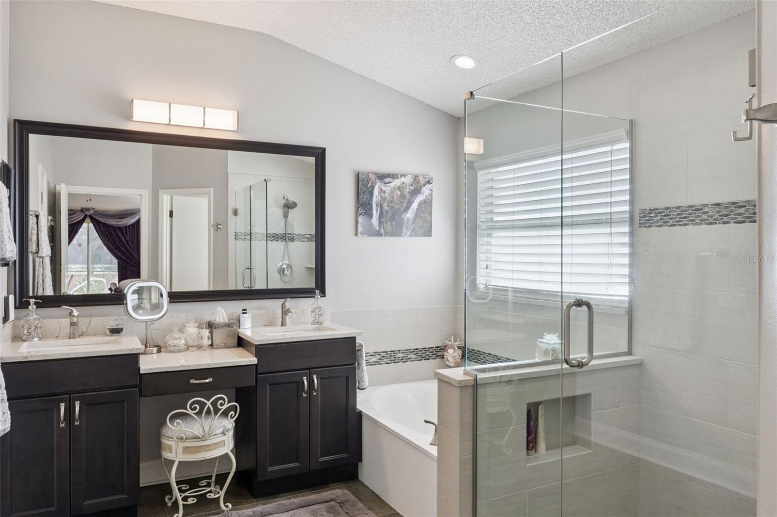 Image 17 of 35 For 1624 Thornhill Circle