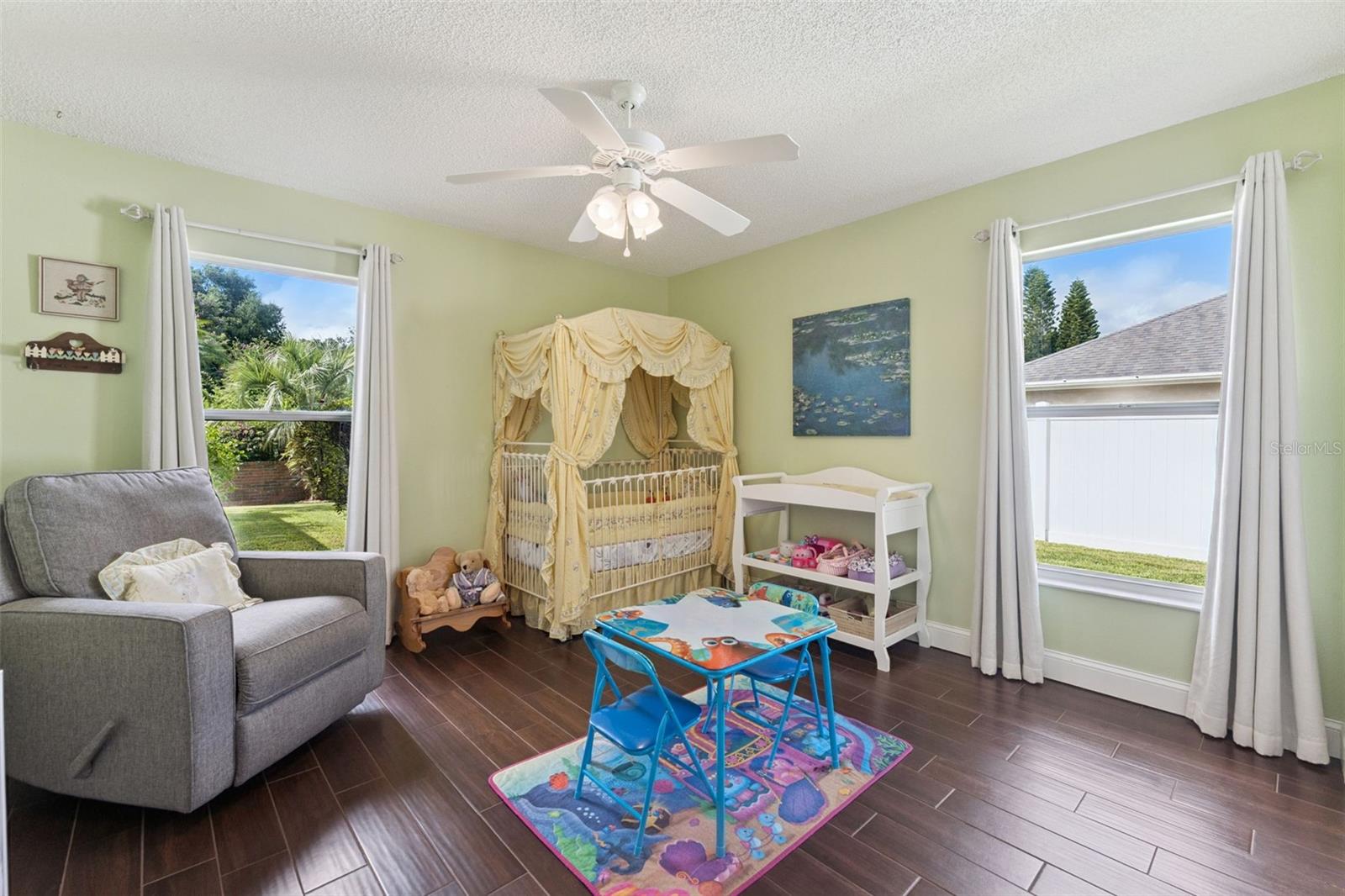 Image 21 of 35 For 1624 Thornhill Circle