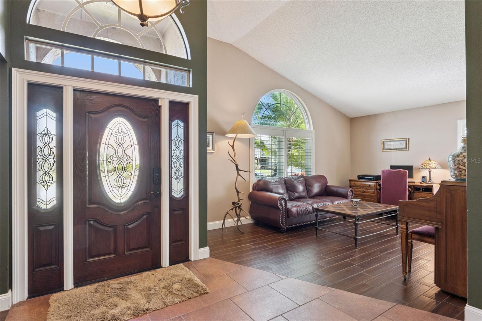 Image 3 of 35 For 1624 Thornhill Circle
