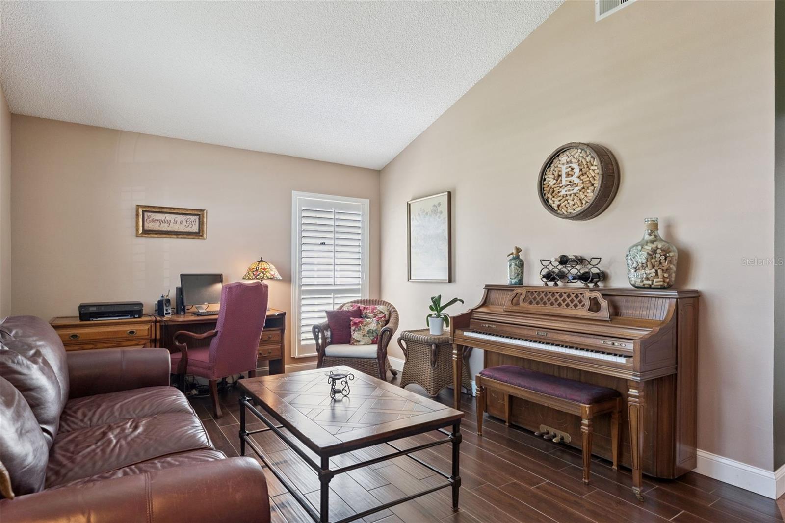Image 4 of 35 For 1624 Thornhill Circle