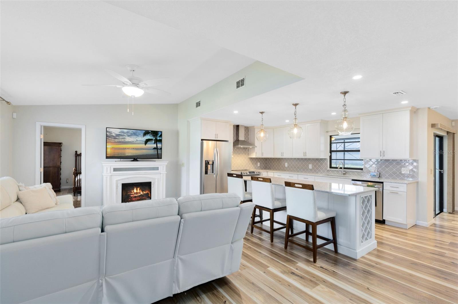 Image 3 of 29 For 1931 Aster Drive