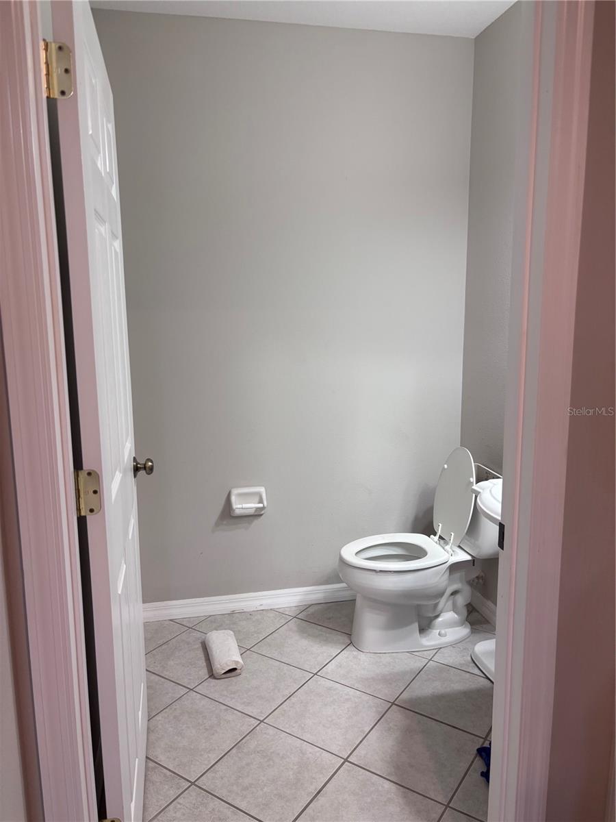 Image 8 of 10 For 5638 Simonton