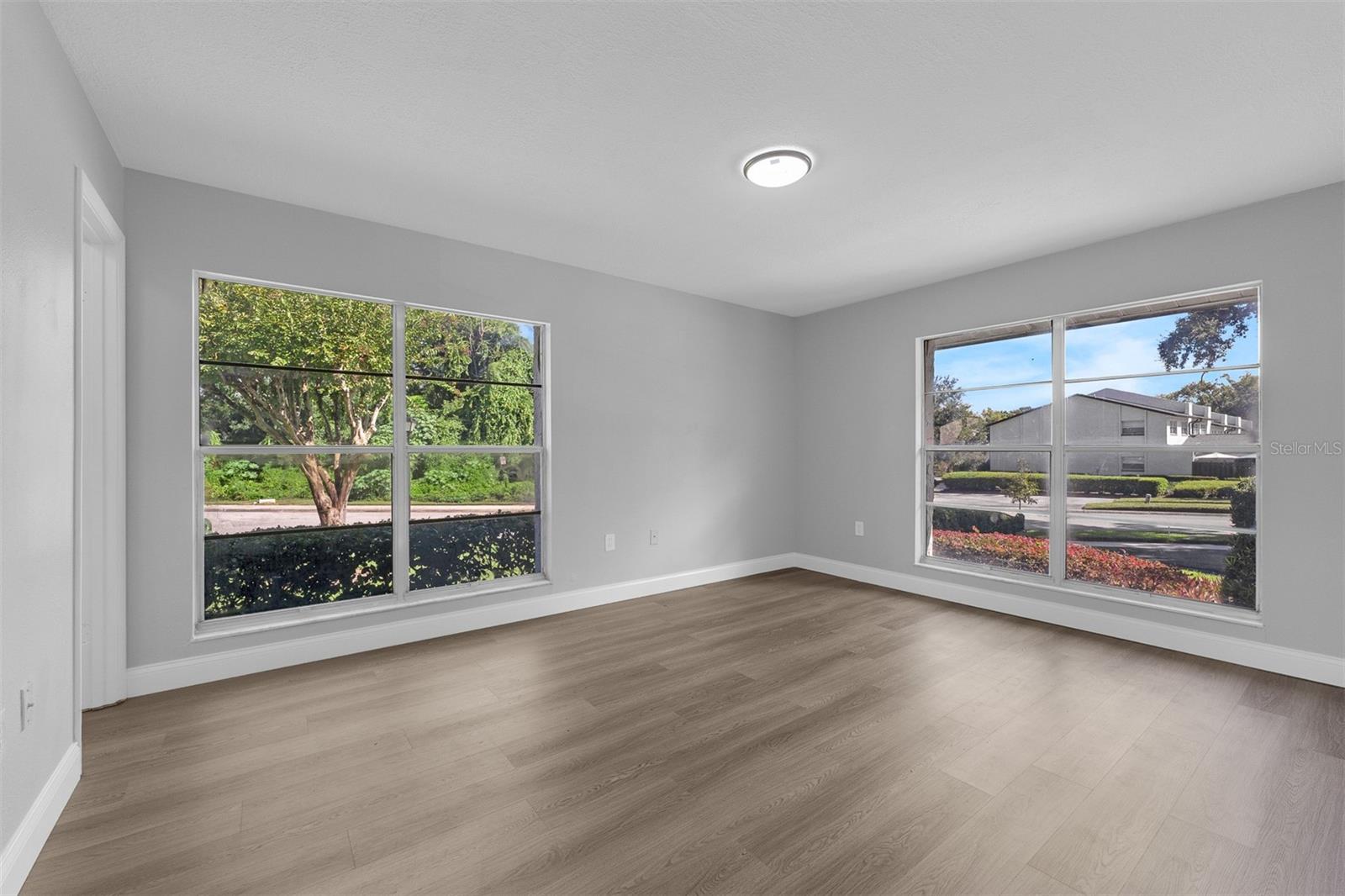 Image 12 of 29 For 1601 Grove Street 552