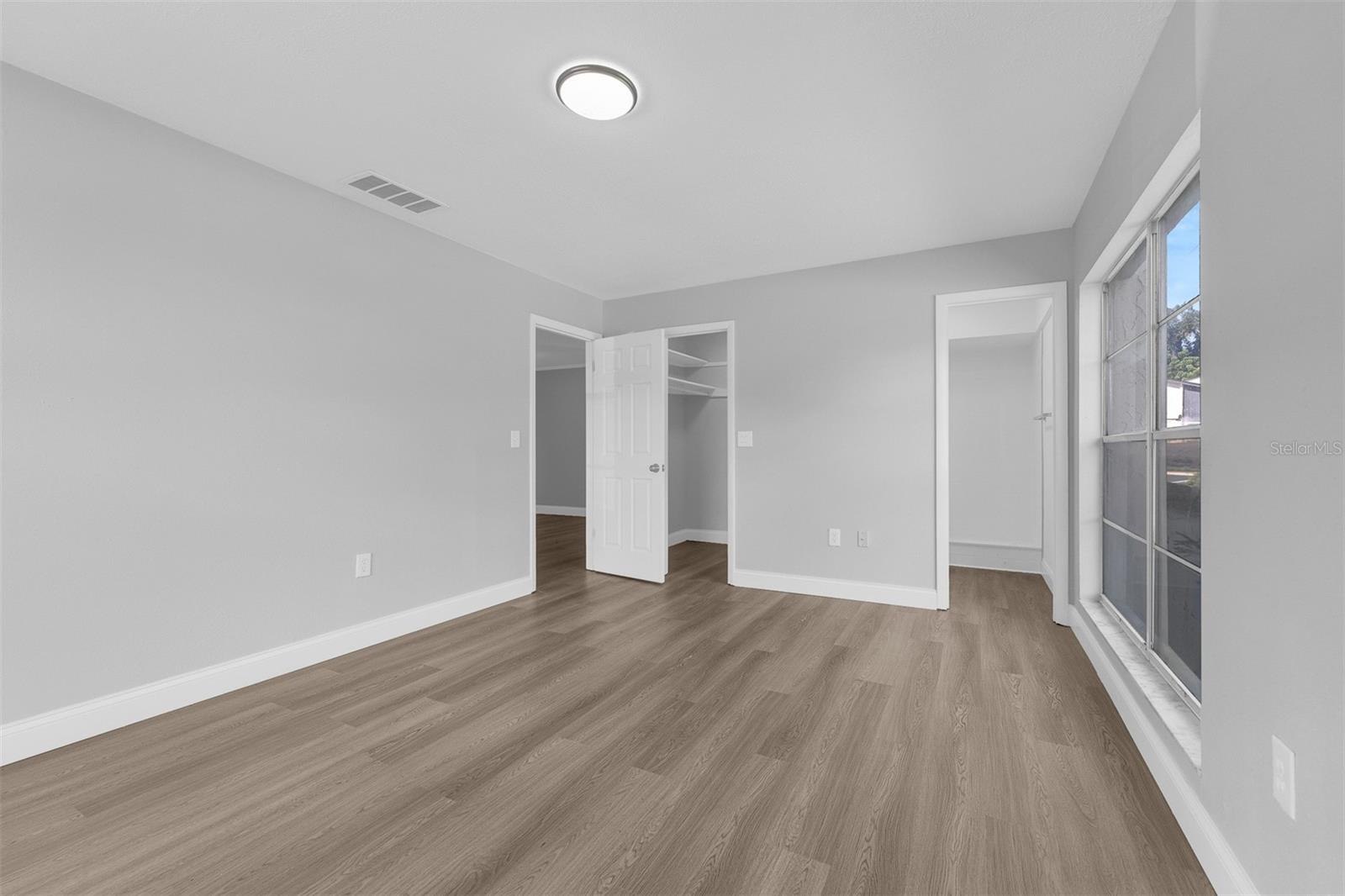 Image 13 of 29 For 1601 Grove Street 552