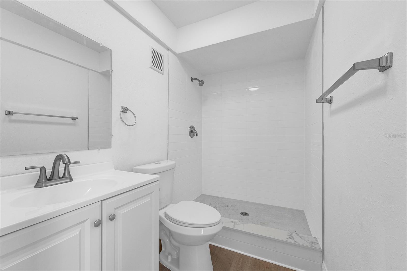 Image 14 of 29 For 1601 Grove Street 552