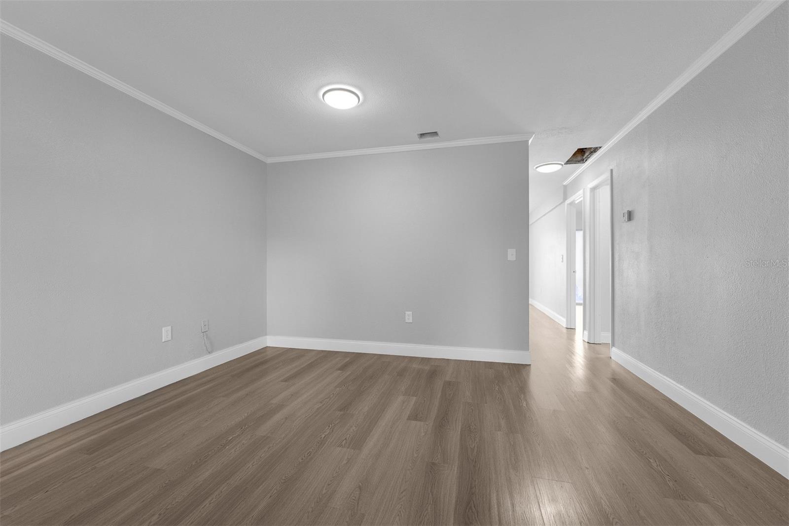 Image 7 of 29 For 1601 Grove Street 552