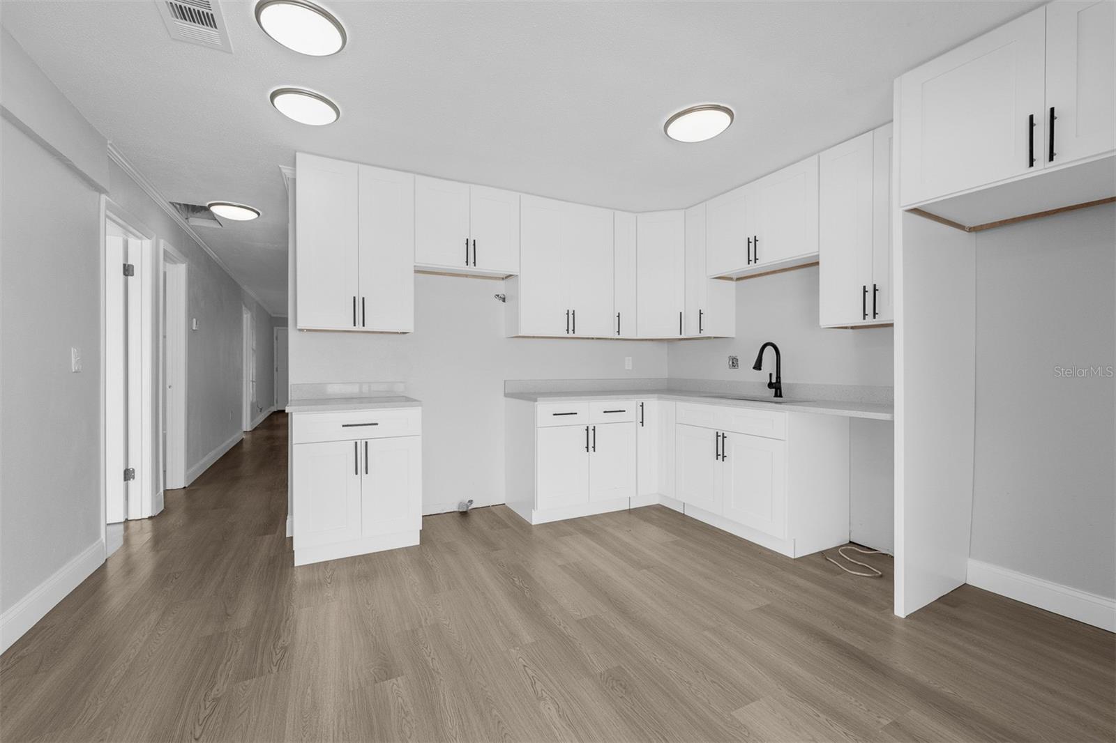 Image 8 of 29 For 1601 Grove Street 552