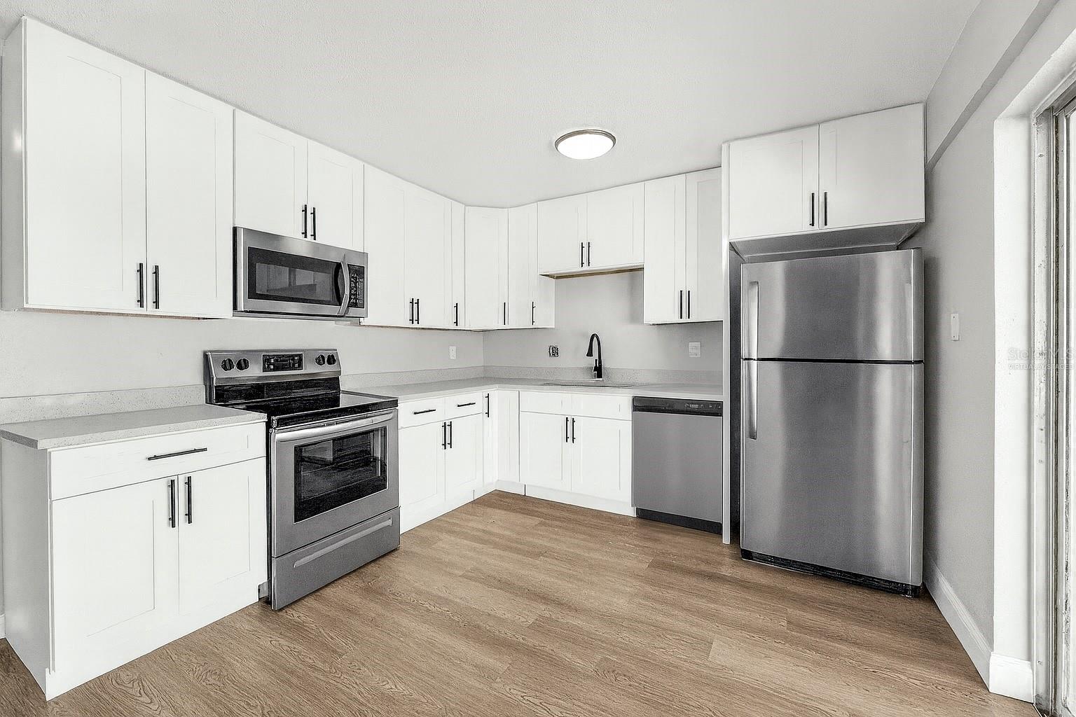 Image 9 of 29 For 1601 Grove Street 552