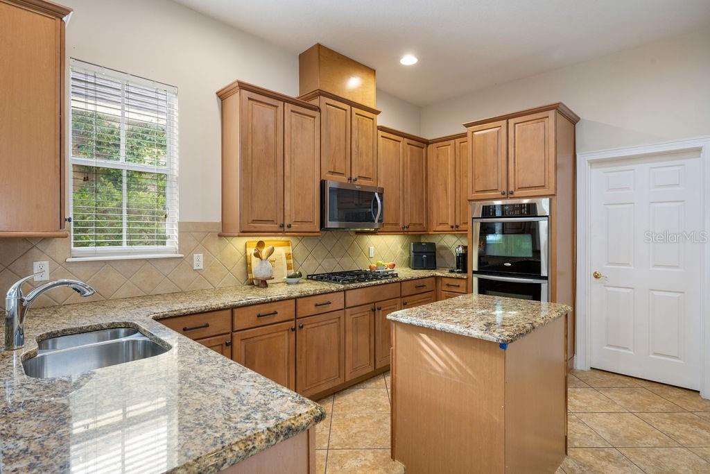 Image 8 of 20 For 11905 Camden Park Drive