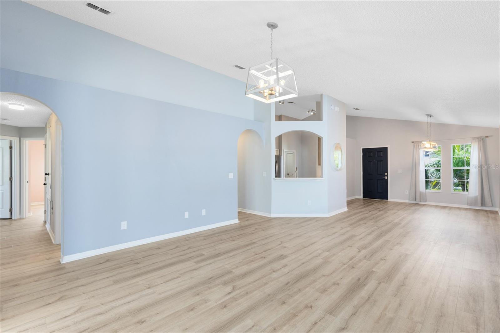 Image 13 of 38 For 975 Cherry Valley Way