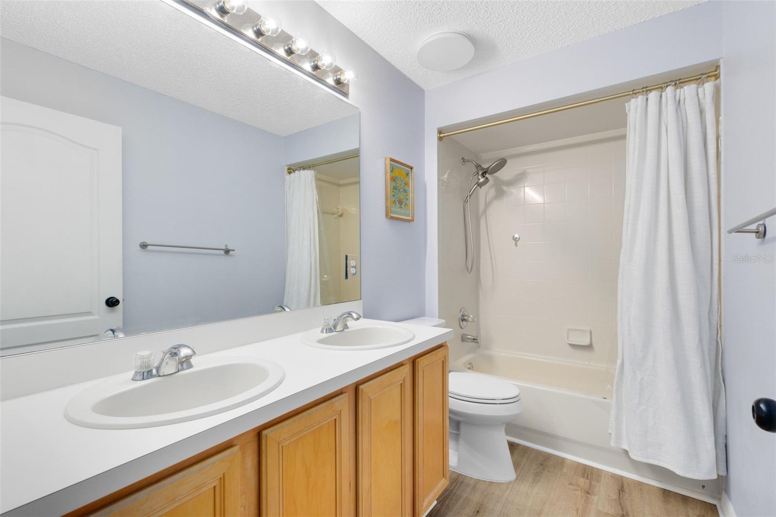 Image 22 of 38 For 975 Cherry Valley Way