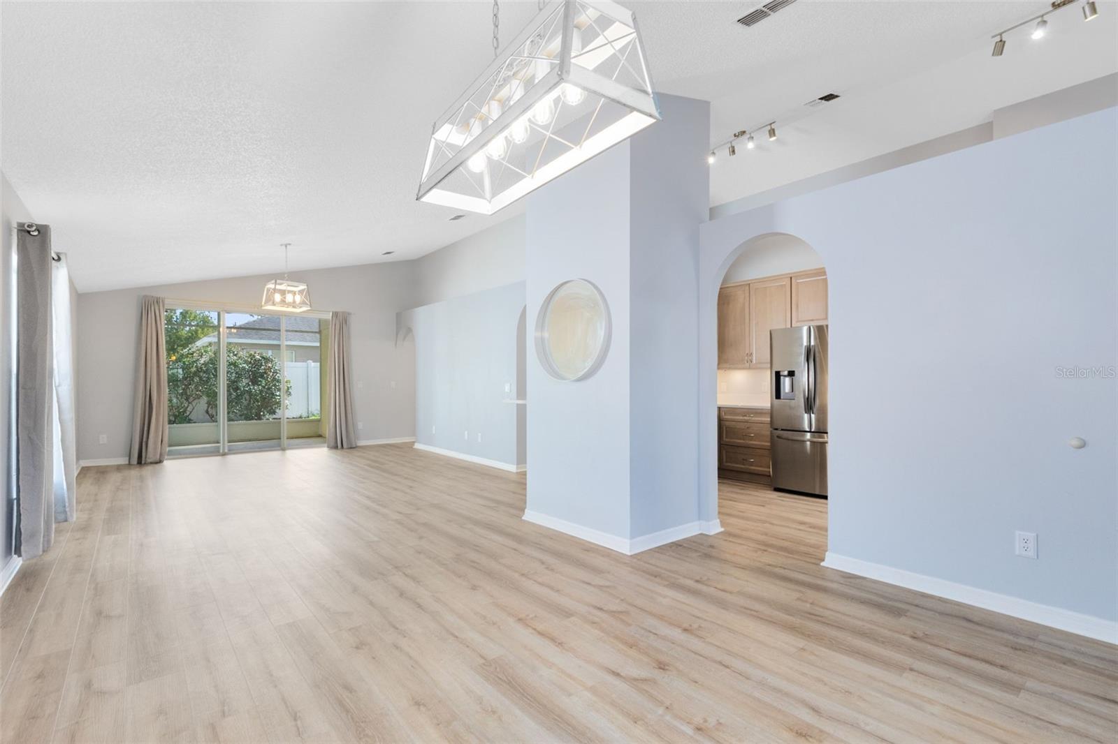 Image 4 of 38 For 975 Cherry Valley Way