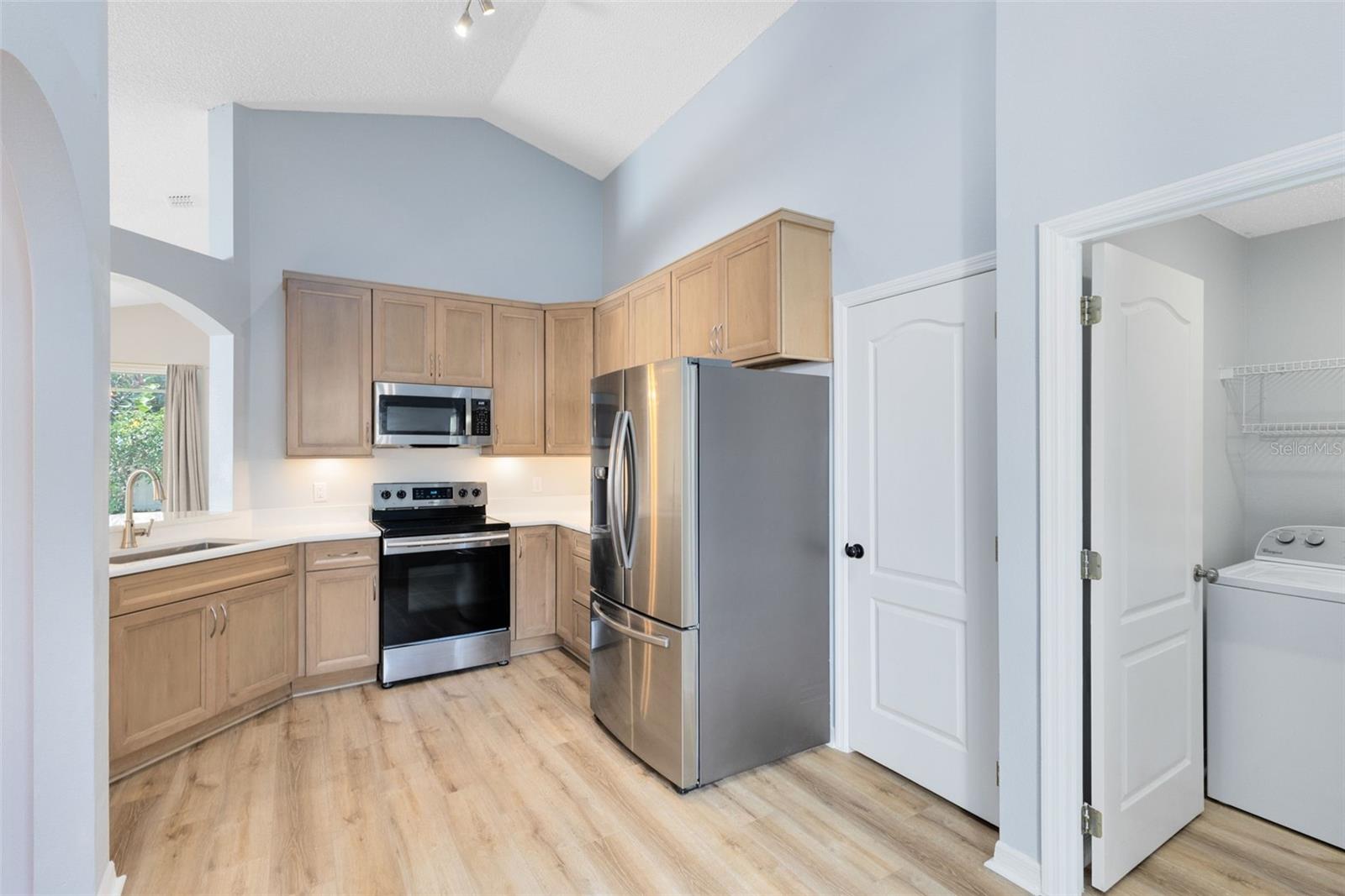 Image 8 of 38 For 975 Cherry Valley Way