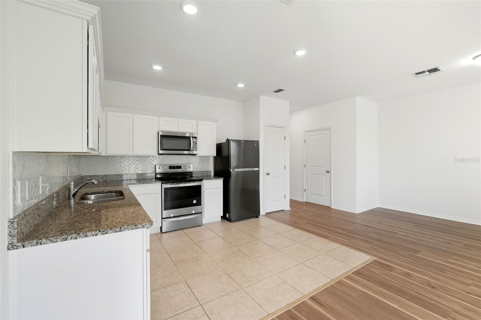 Image 11 of 38 For 1024 Appleton Street