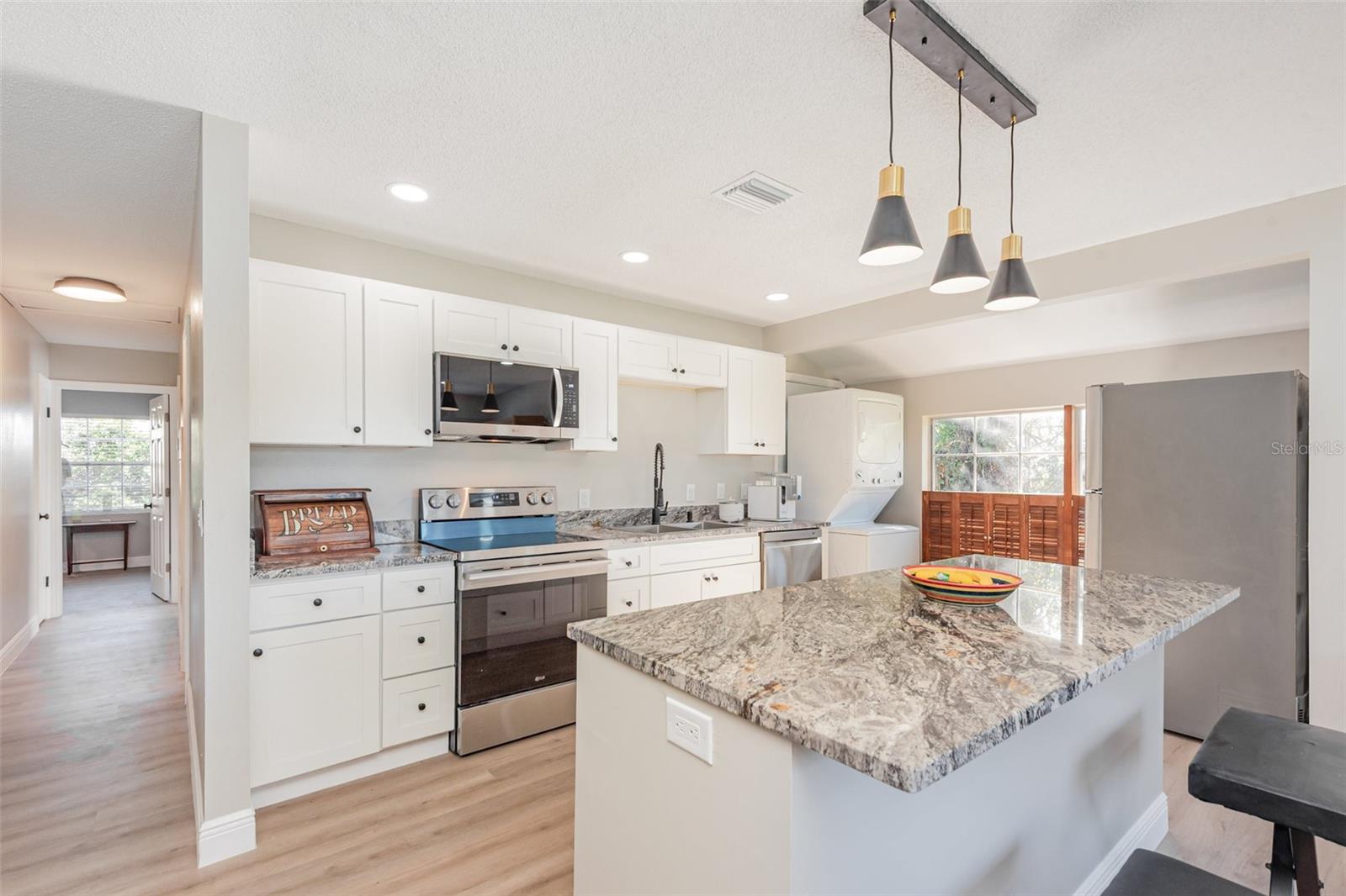 Image 10 of 36 For 32 St Andrews Drive