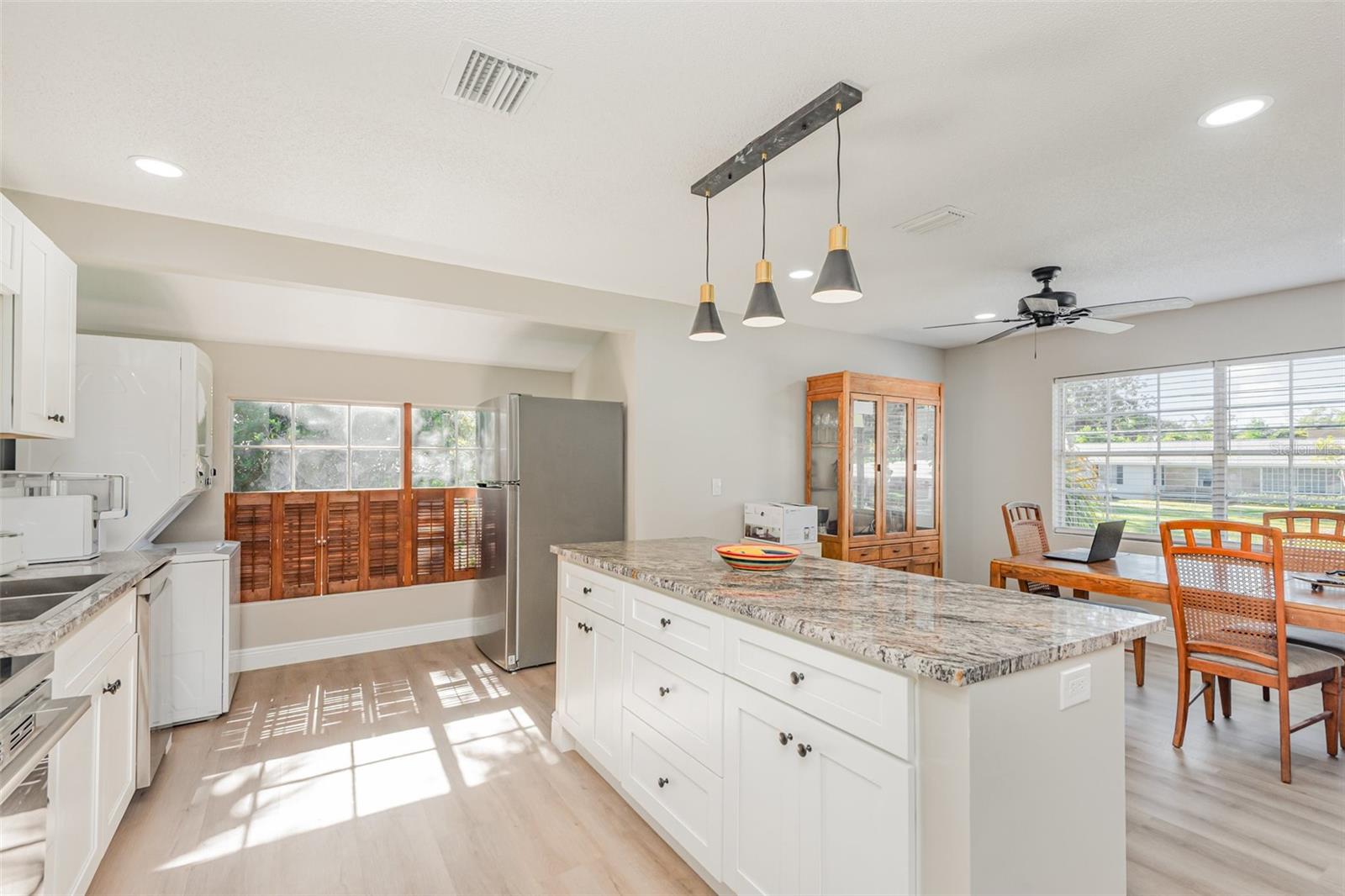 Image 12 of 36 For 32 St Andrews Drive