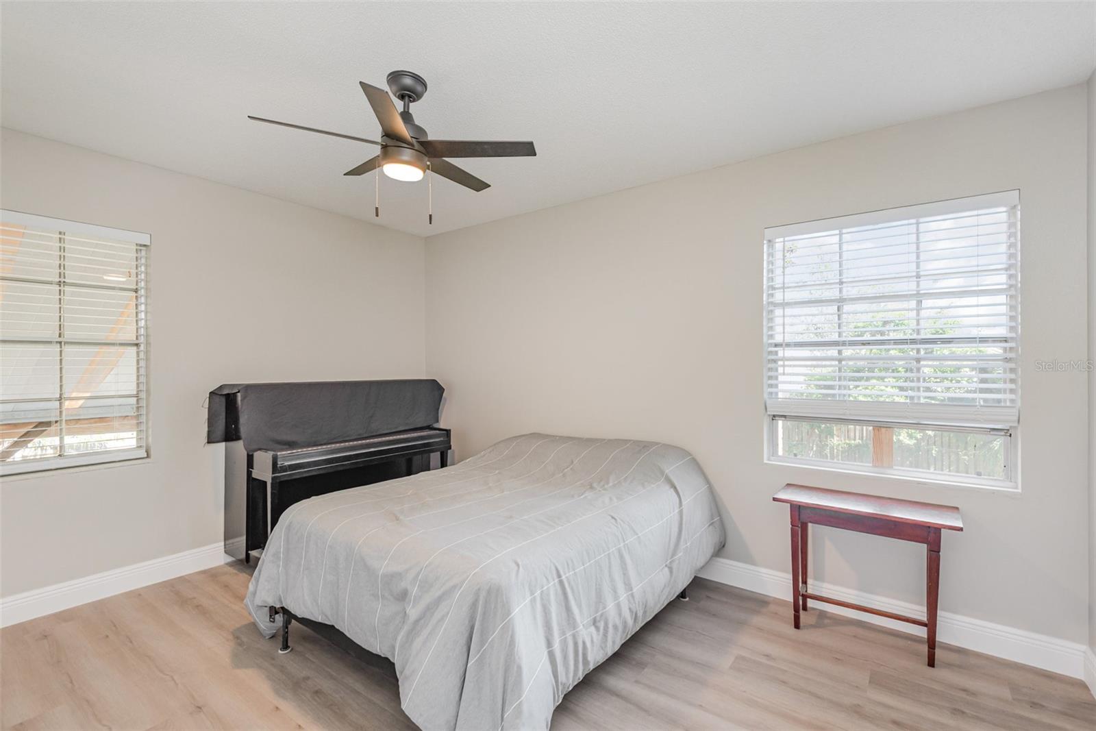 Image 18 of 36 For 32 St Andrews Drive