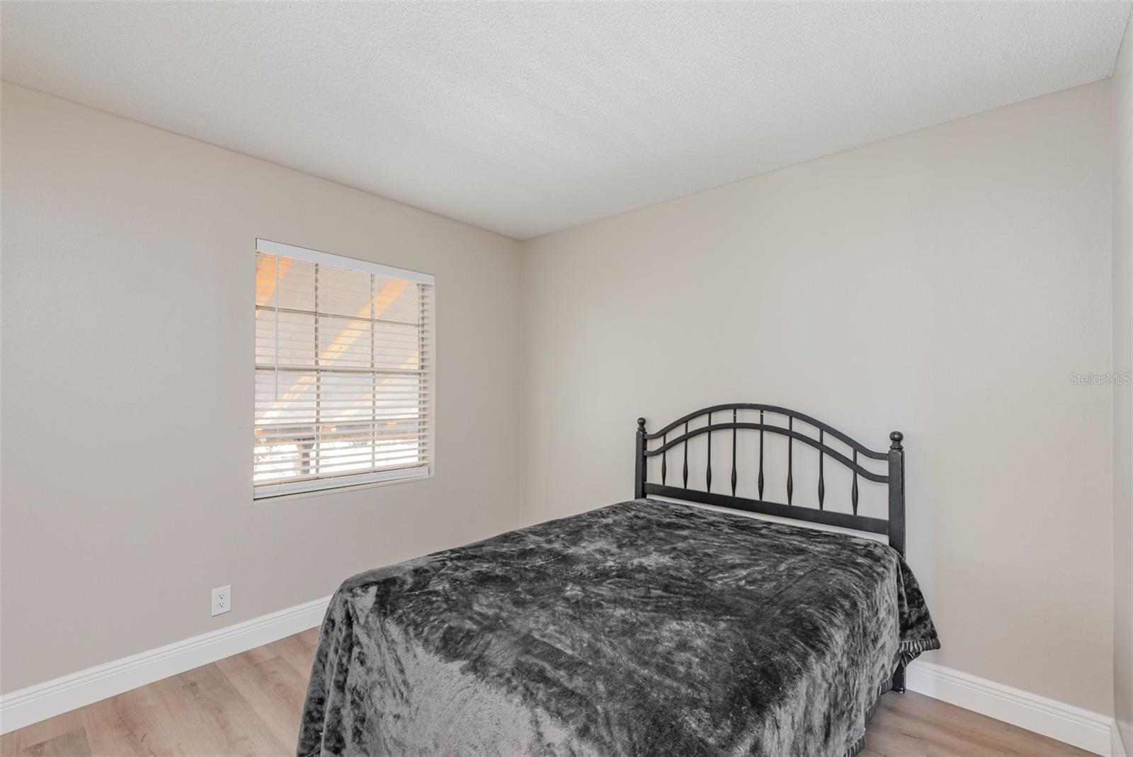 Image 20 of 36 For 32 St Andrews Drive