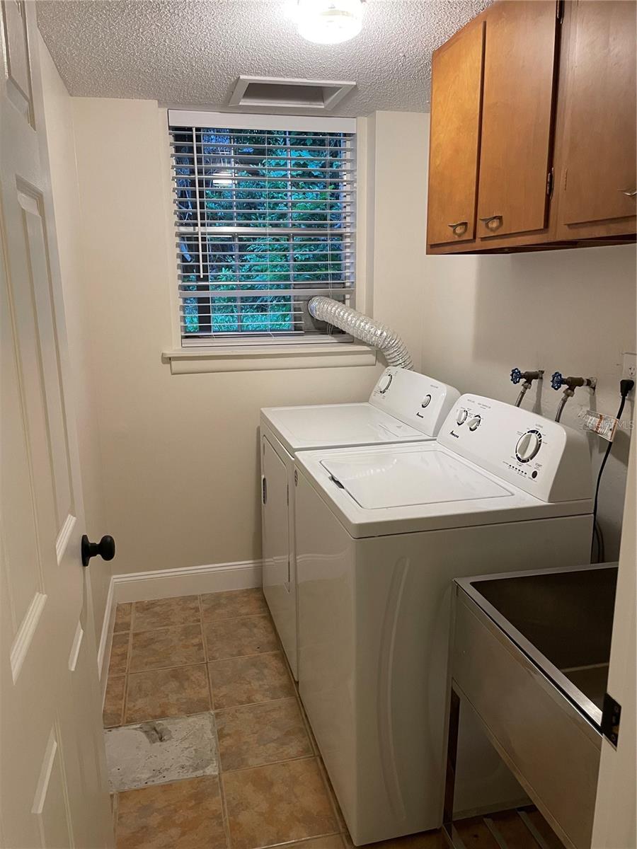 Image 29 of 36 For 32 St Andrews Drive