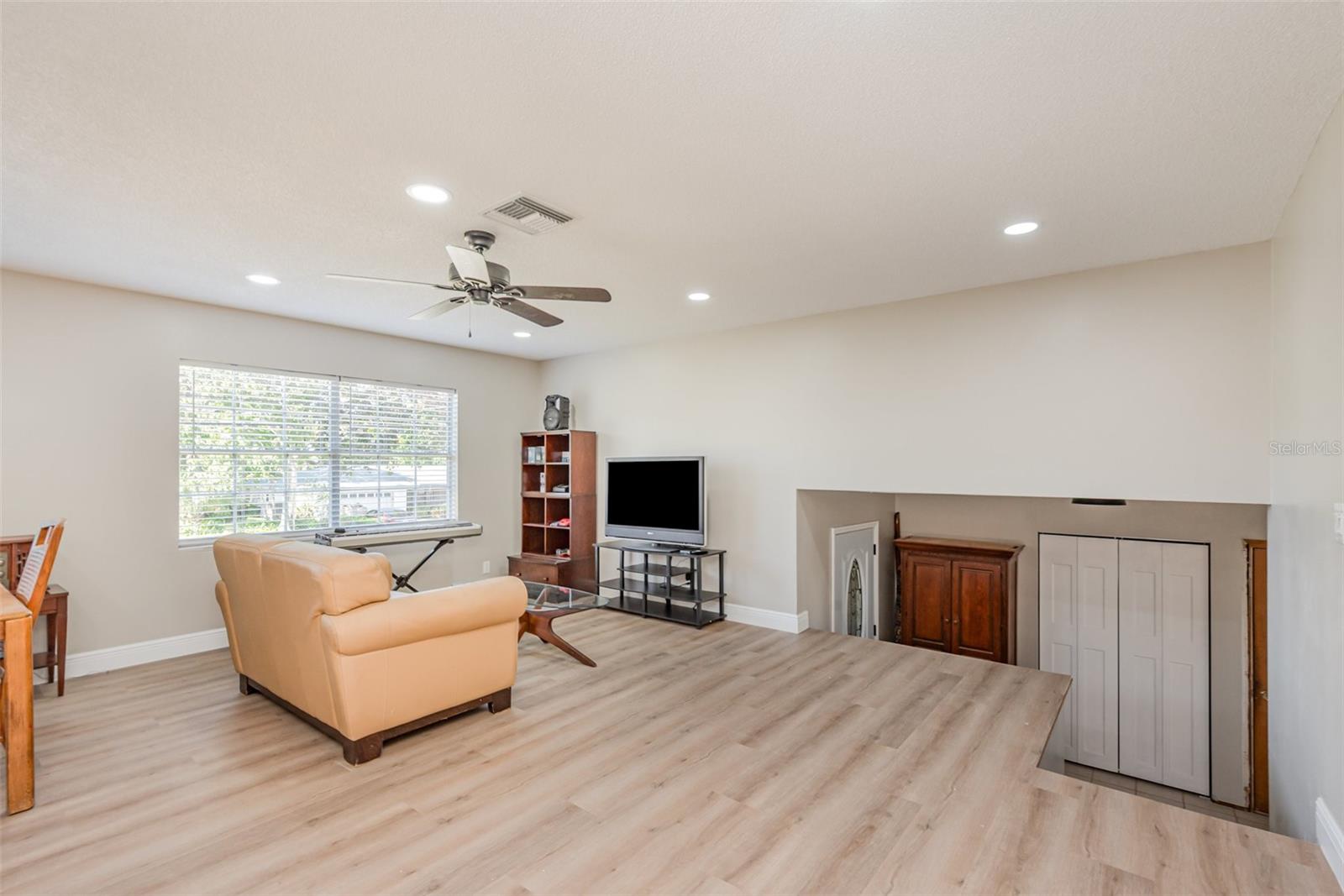 Image 3 of 36 For 32 St Andrews Drive