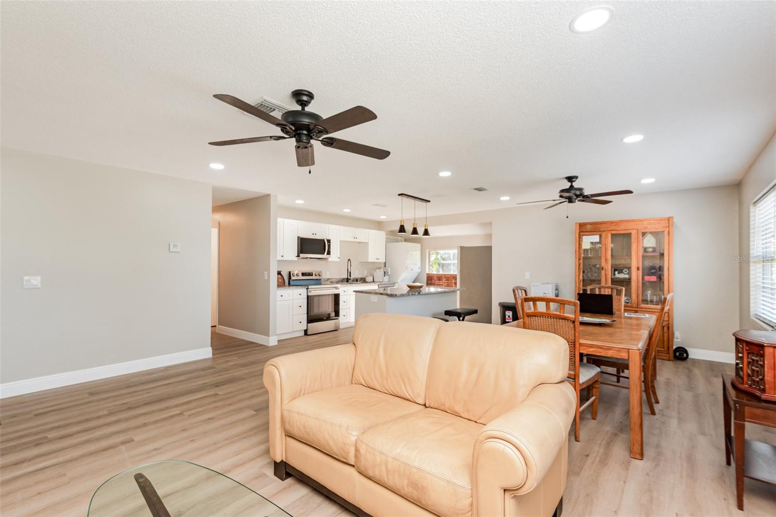 Image 5 of 36 For 32 St Andrews Drive