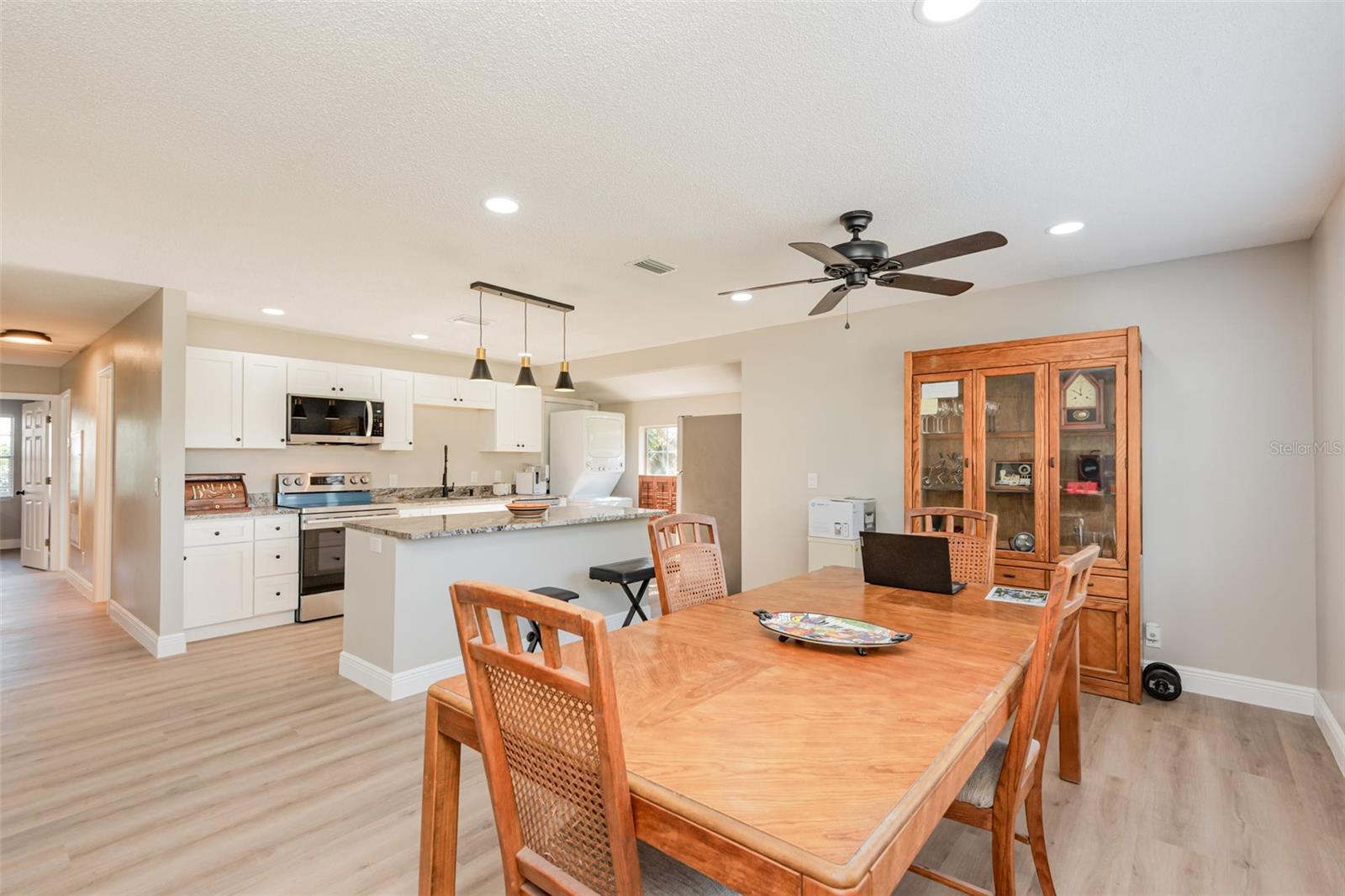 Image 8 of 36 For 32 St Andrews Drive