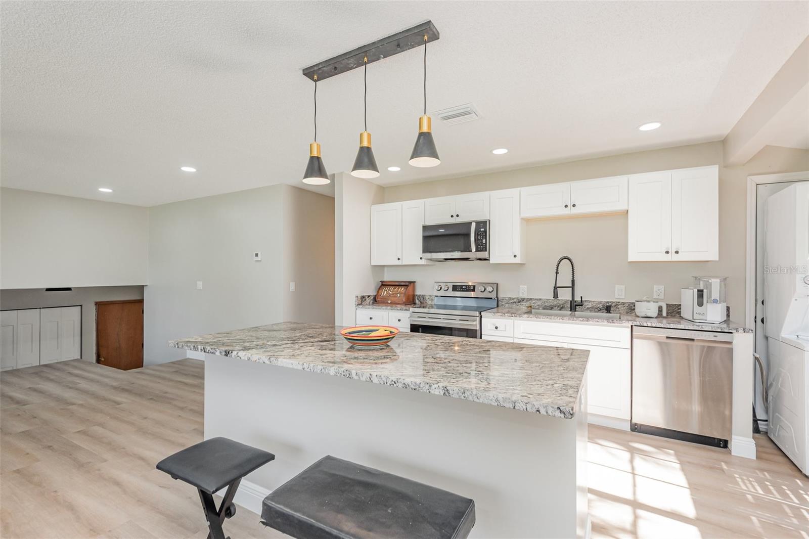 Image 9 of 36 For 32 St Andrews Drive