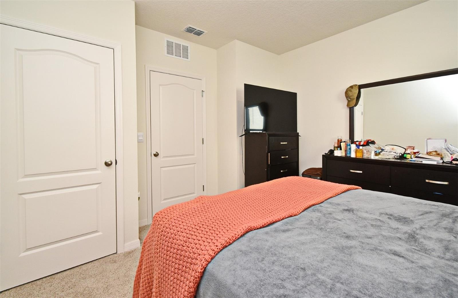 Image 13 of 49 For 440 Baroness Way