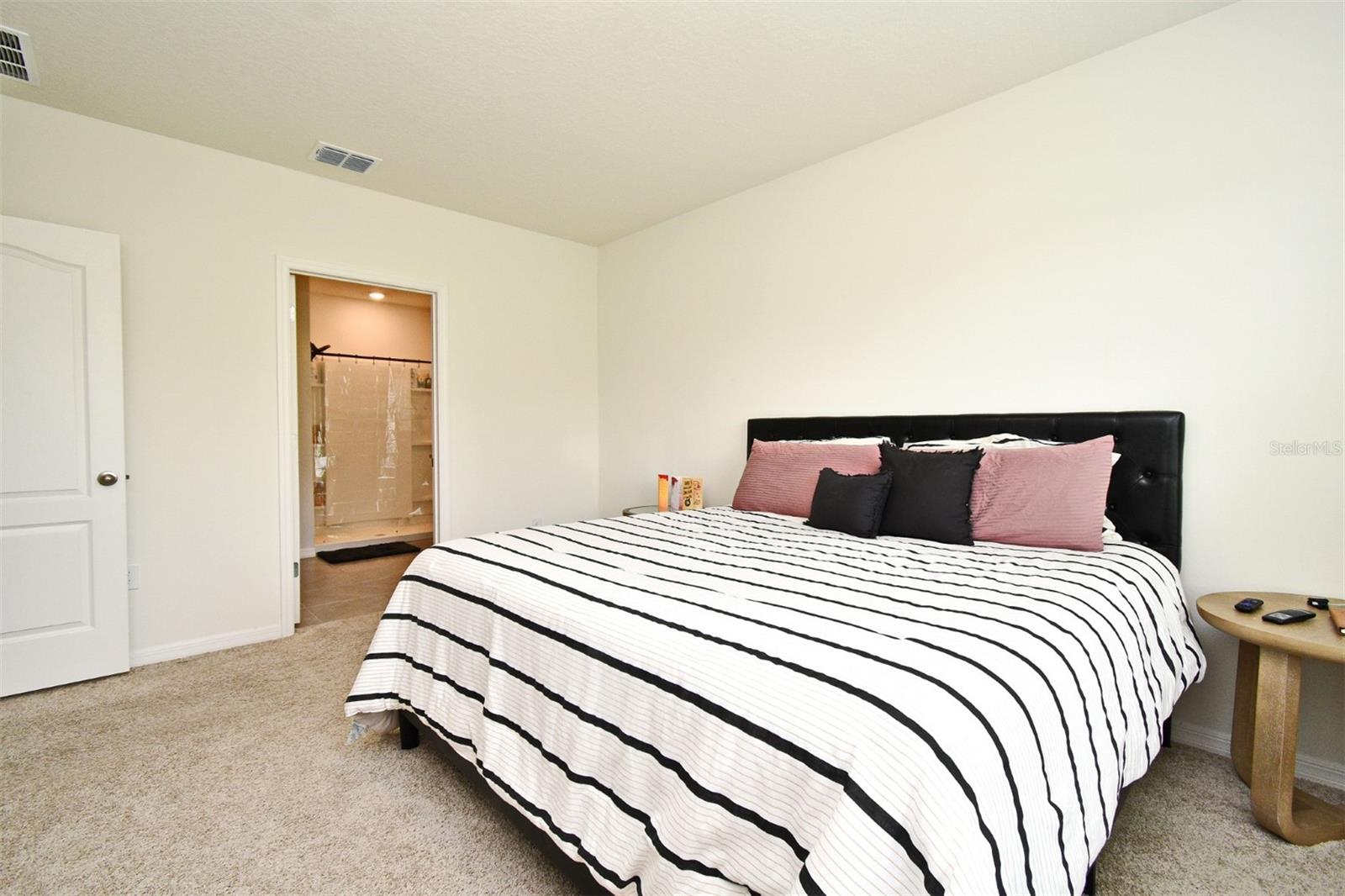 Image 15 of 49 For 440 Baroness Way