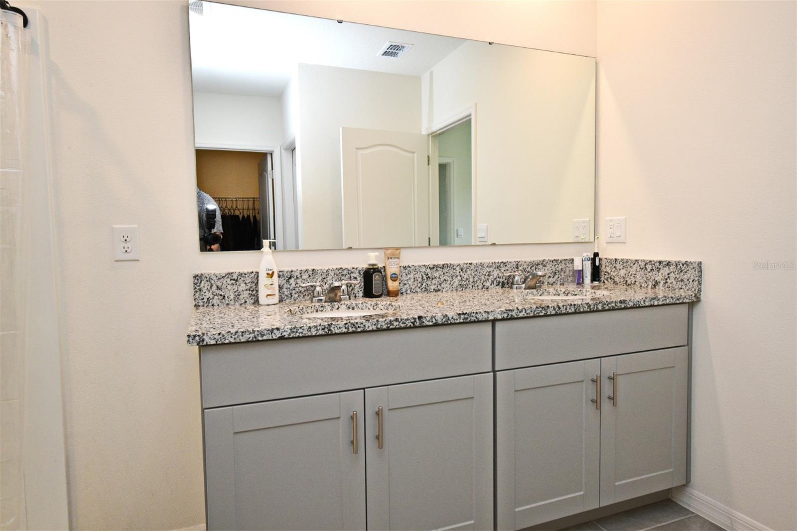 Image 20 of 49 For 440 Baroness Way