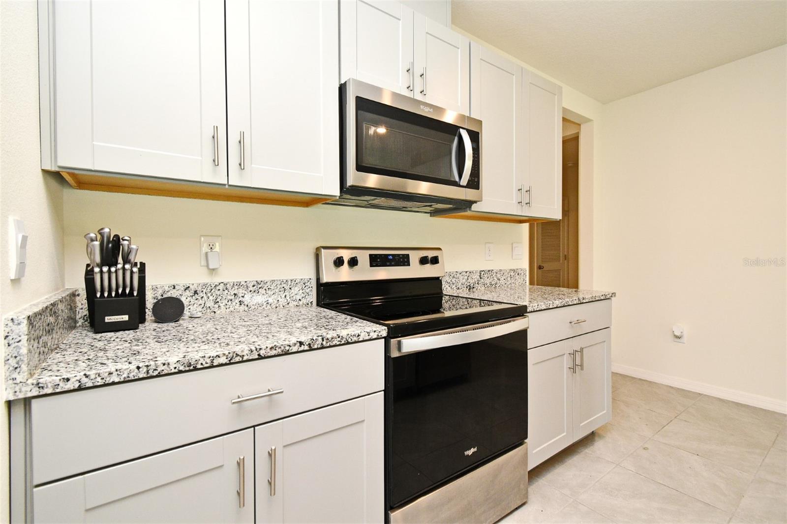 Image 29 of 49 For 440 Baroness Way