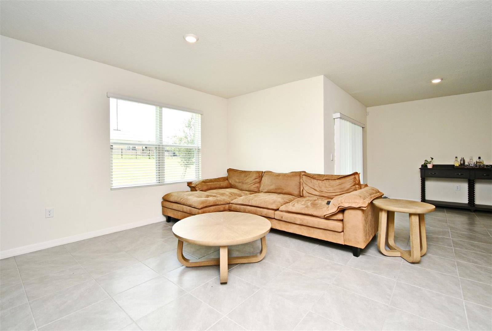 Image 32 of 49 For 440 Baroness Way