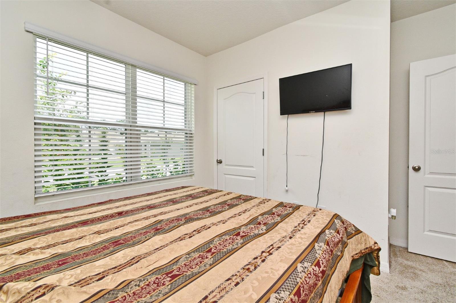 Image 7 of 49 For 440 Baroness Way