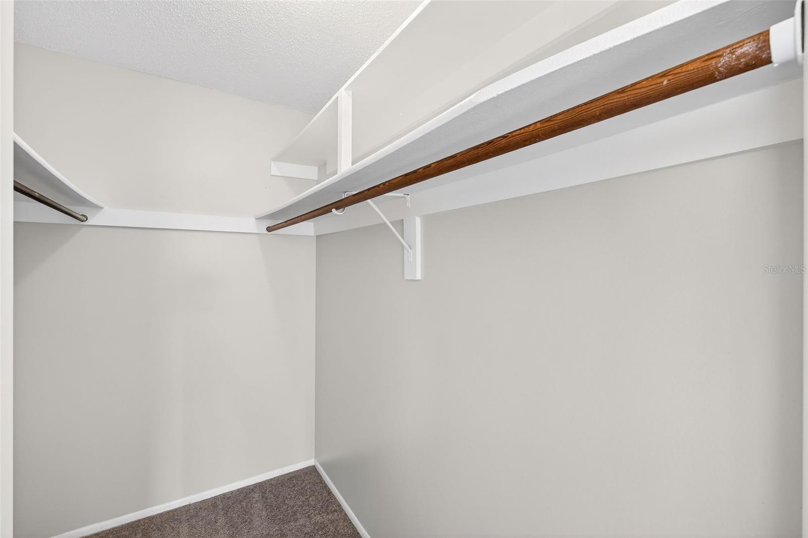 Image 11 of 33 For 1693 Canterbury Circle