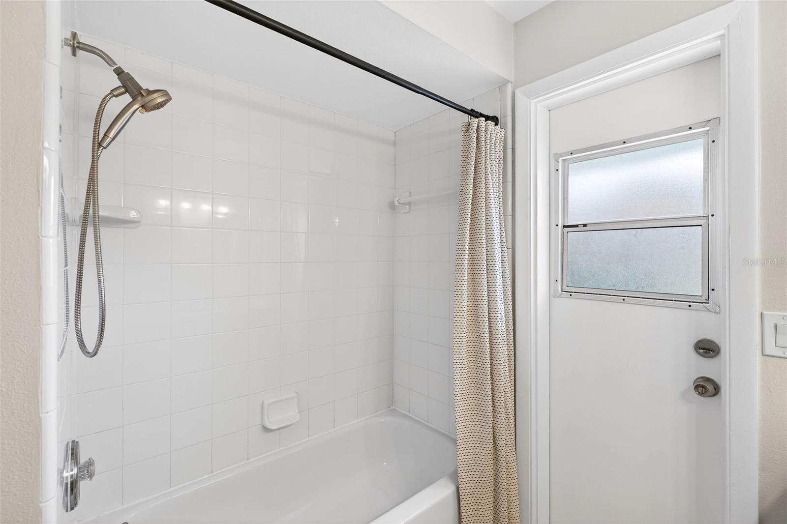 Image 16 of 33 For 1693 Canterbury Circle