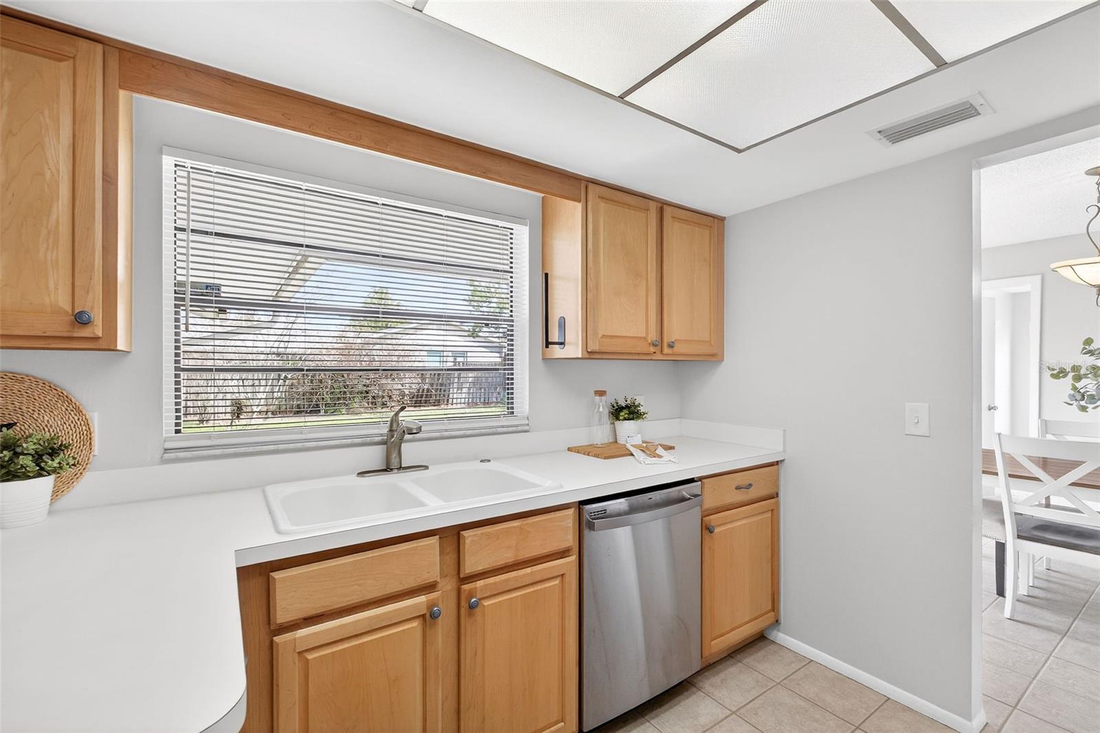 Image 29 of 33 For 1693 Canterbury Circle