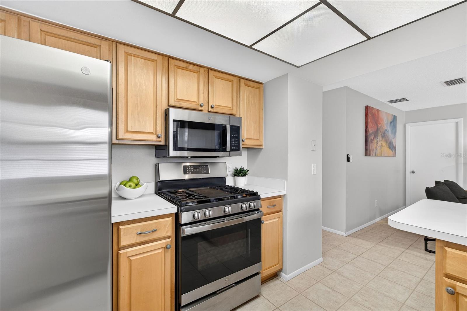 Image 30 of 33 For 1693 Canterbury Circle