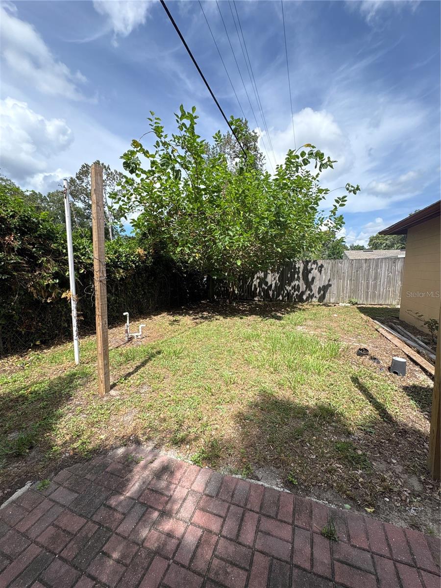 Image 13 of 33 For 612 Martin Avenue
