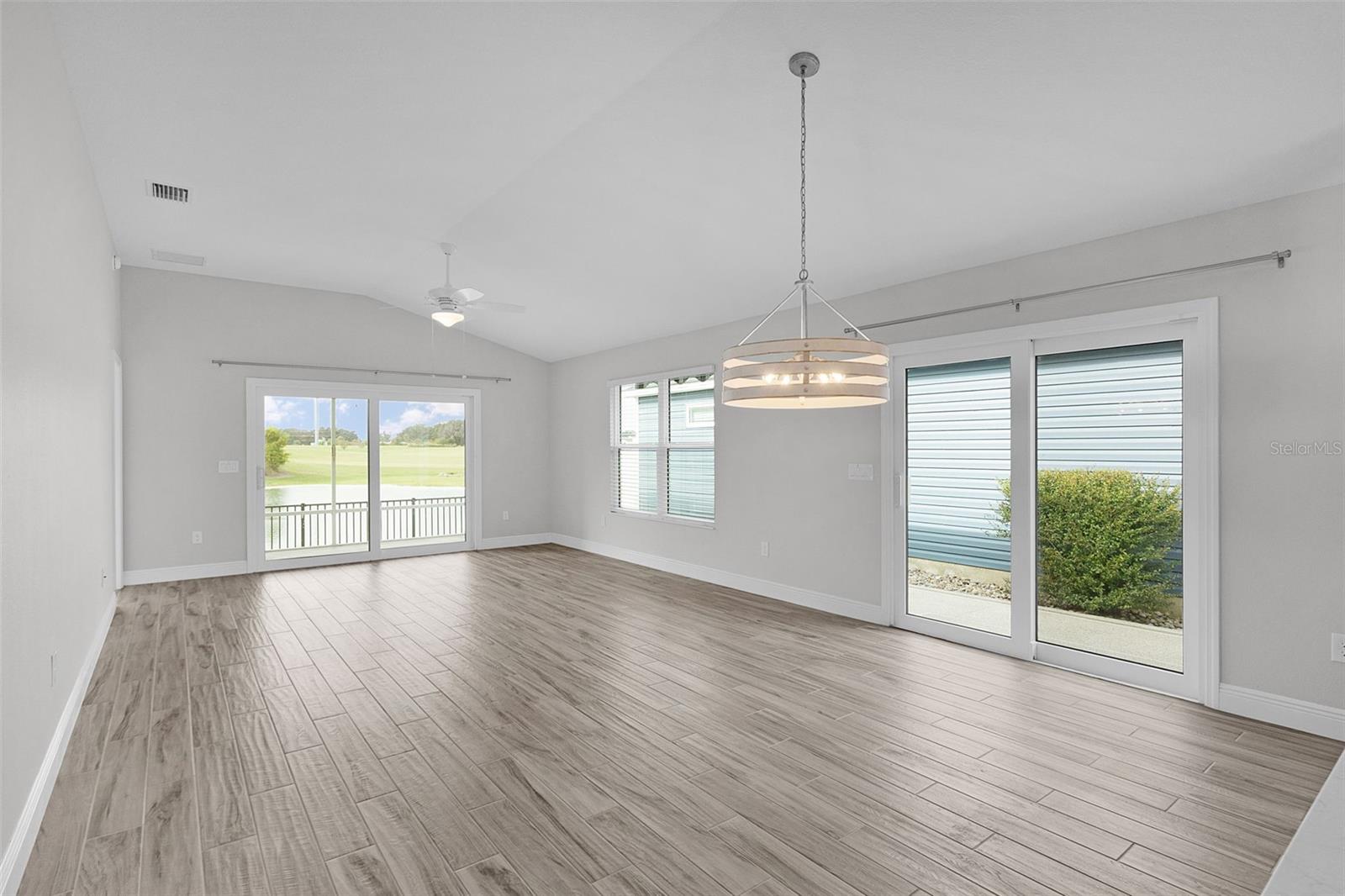 Image 10 of 39 For 6230 Dingman Way