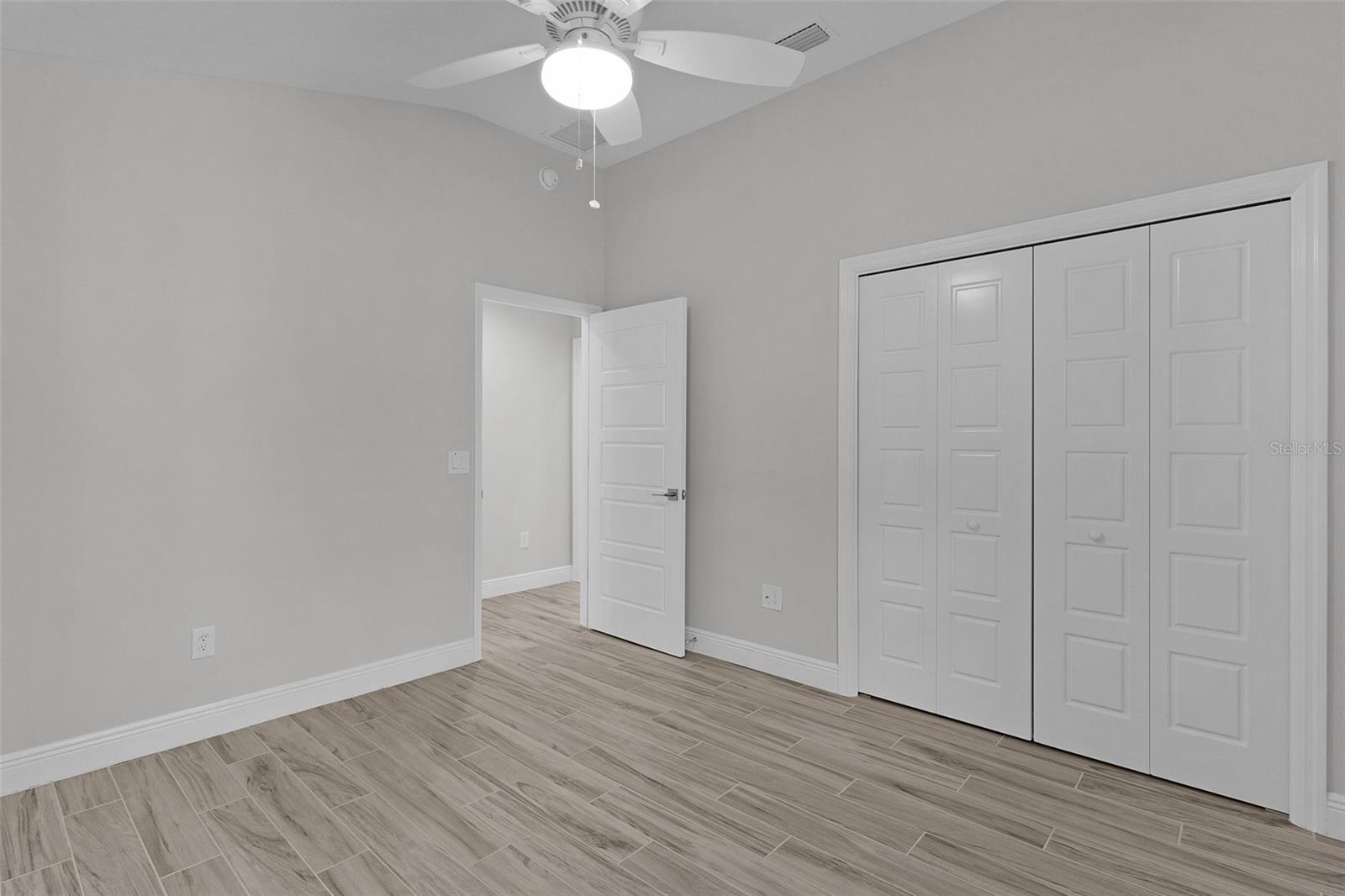 Image 19 of 39 For 6230 Dingman Way