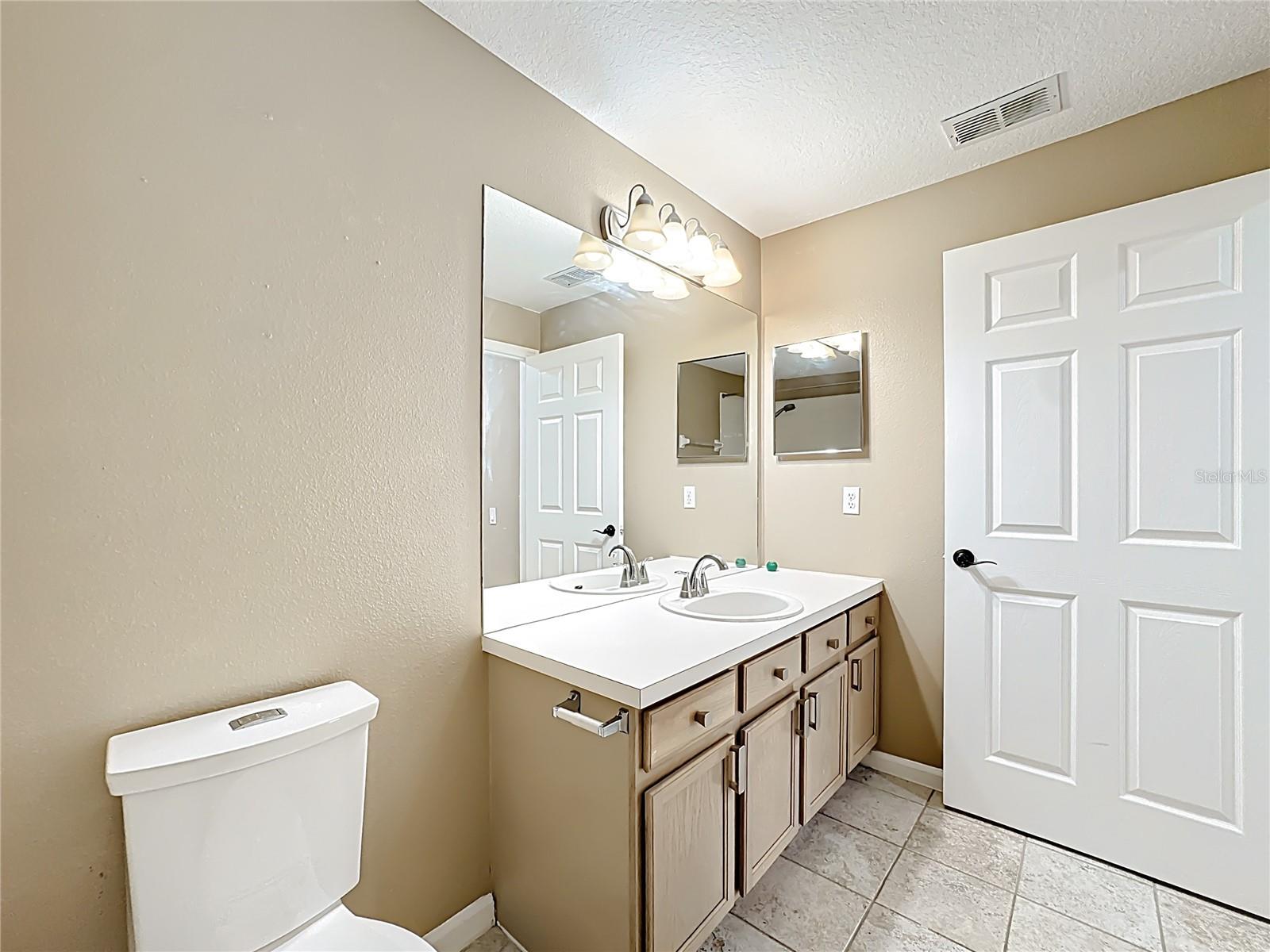 Image 41 of 71 For 3960 Southpointe Drive 515