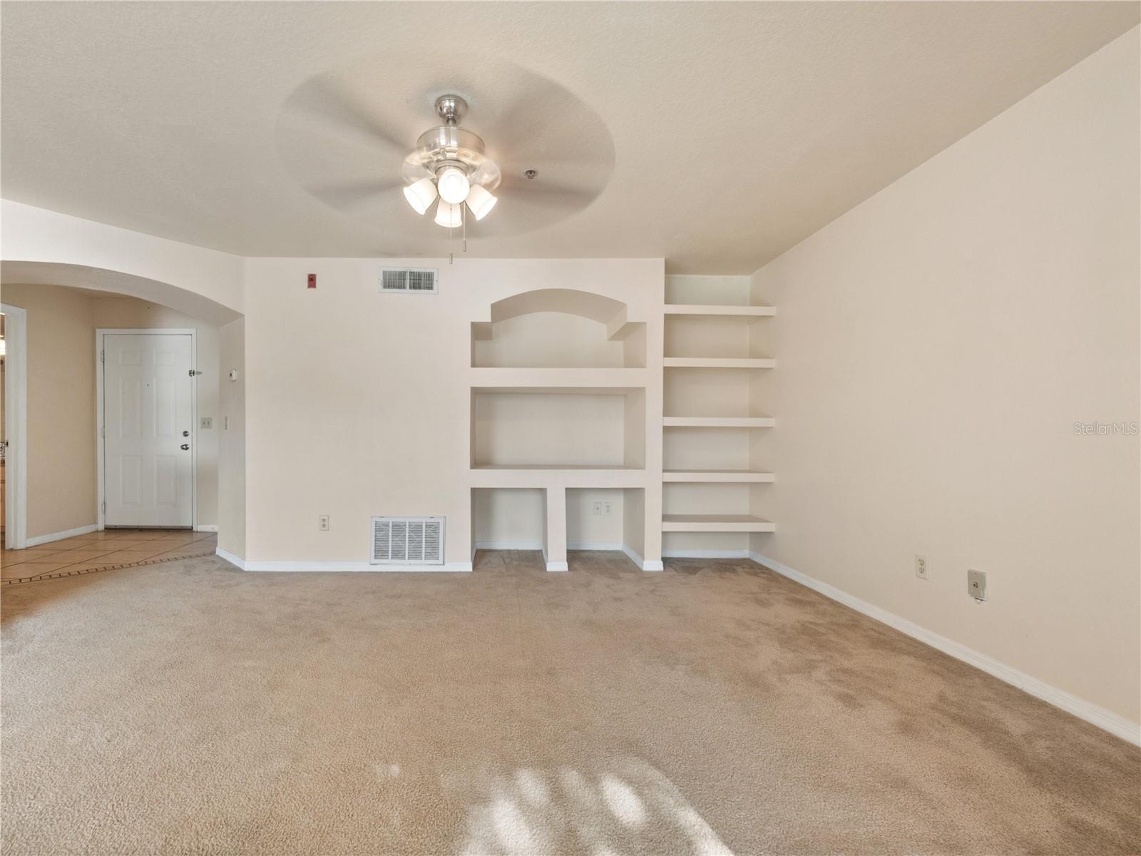 Image 5 of 22 For 7210 Westpointe Boulevard 1325