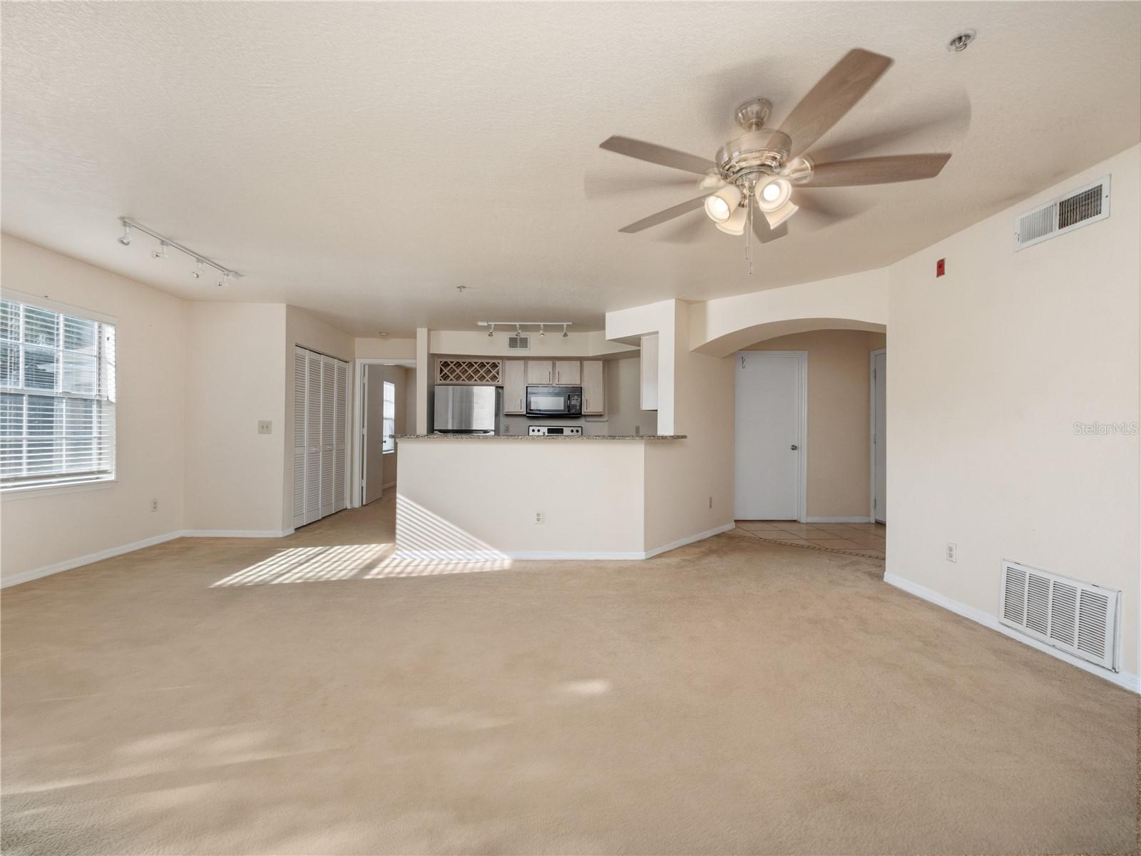 Image 9 of 22 For 7210 Westpointe Boulevard 1325