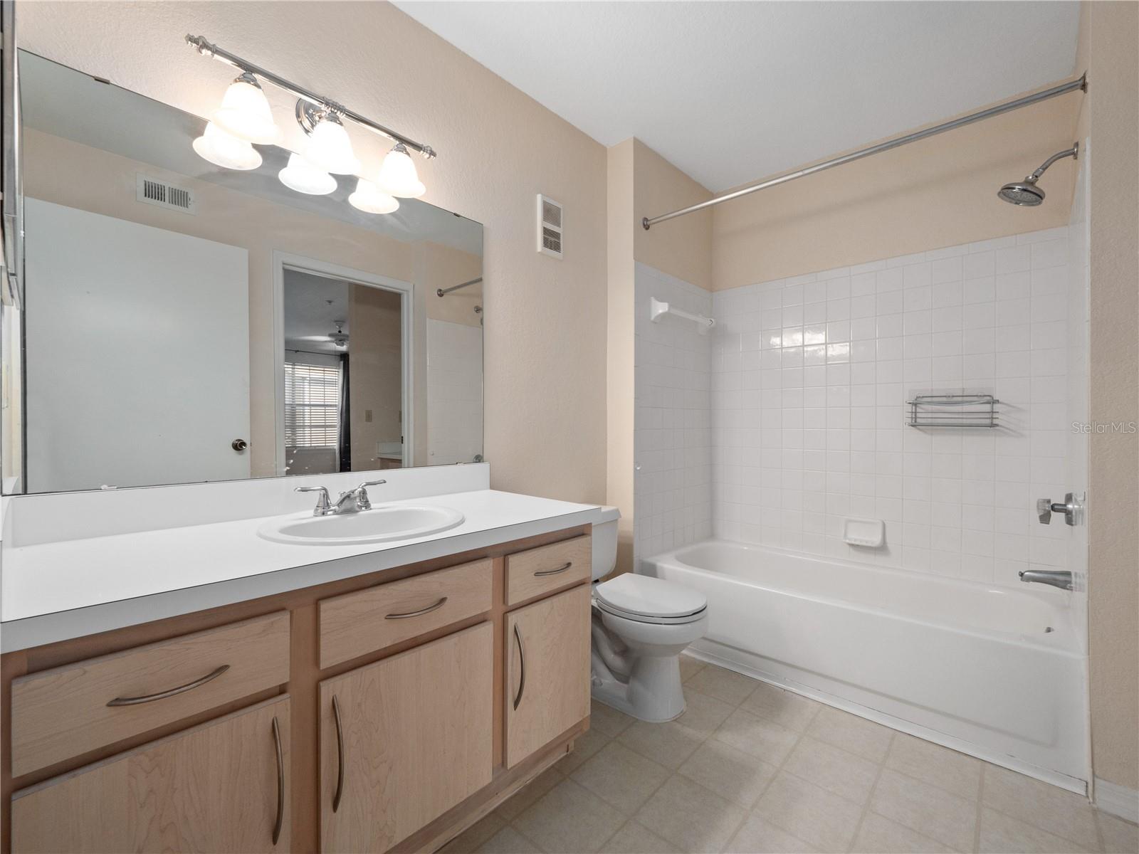 Image 14 of 22 For 7330 Westpointe Boulevard 432