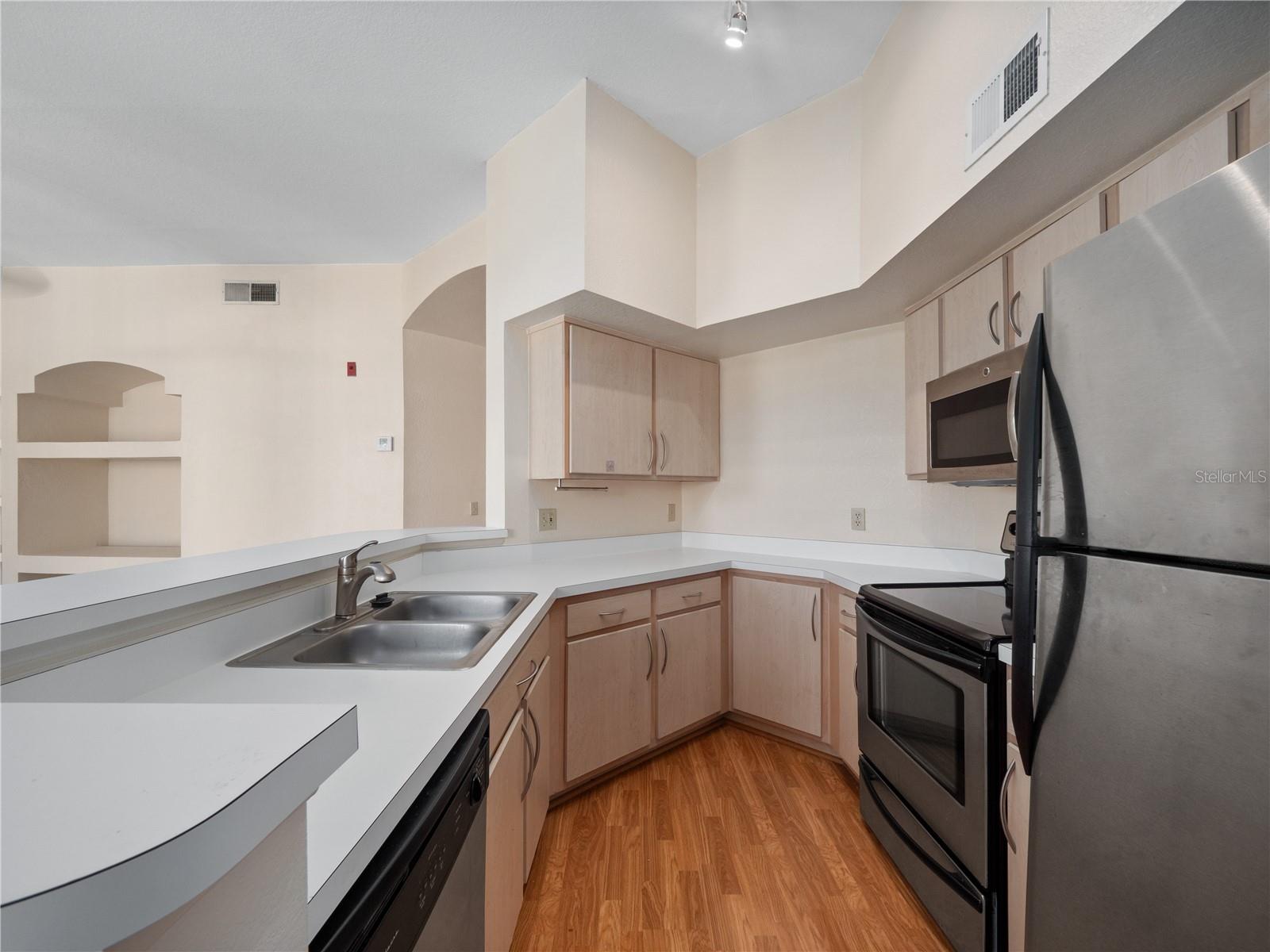 Image 6 of 22 For 7330 Westpointe Boulevard 432