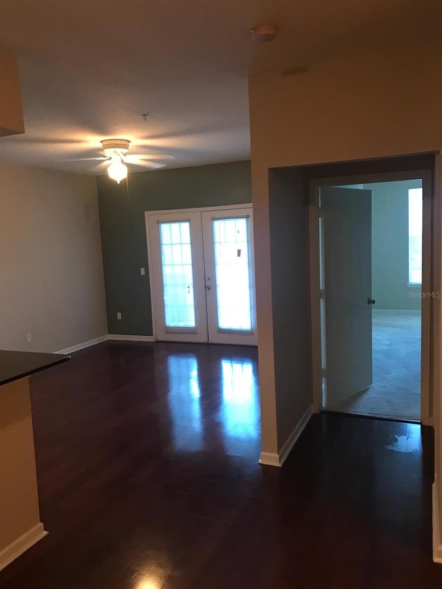 Image 9 of 25 For 14316 Fredricksburg Drive 518