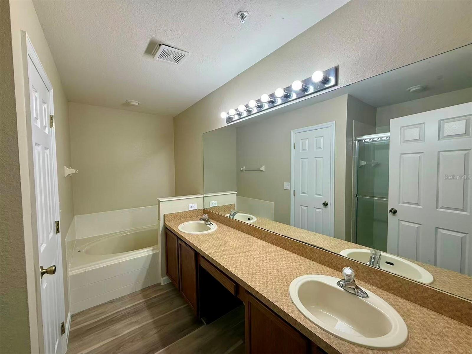 Image 14 of 24 For 13832 Dove Wing Court