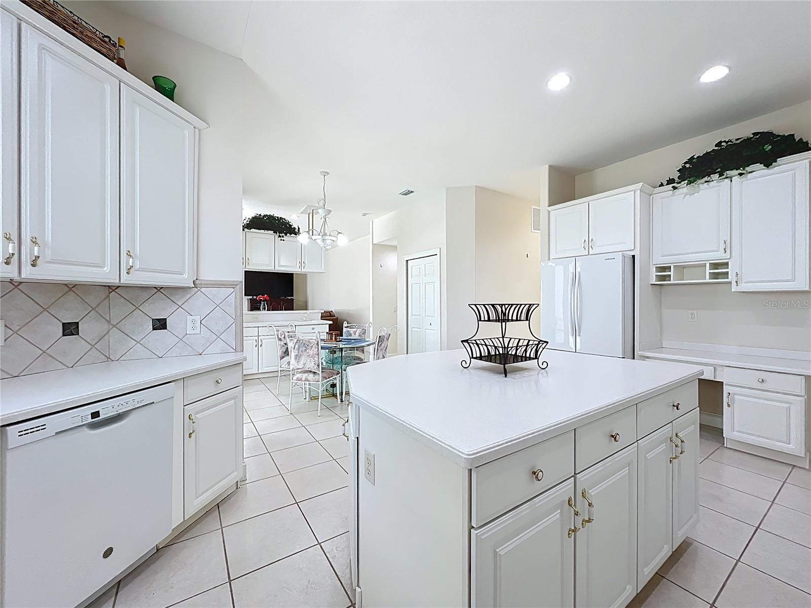 Image 17 of 77 For 16915 Winter Road