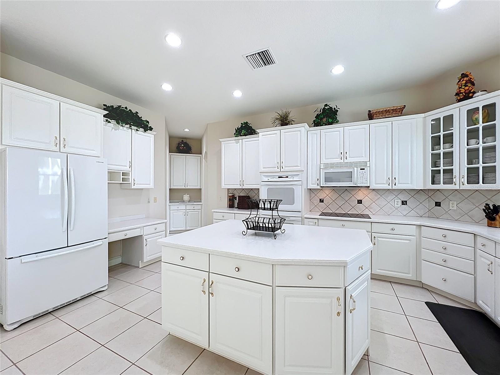 Image 19 of 77 For 16915 Winter Road